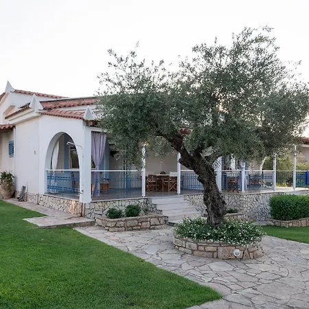 Tasos Koutsoubos Lejlighed *