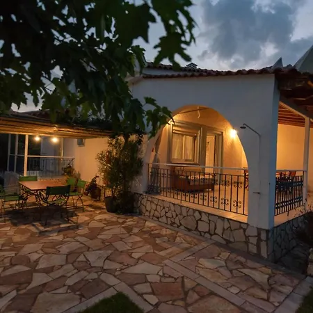 Tasos Koutsoubos Apartman Koróni