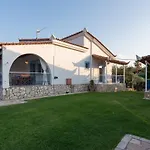 Tasos Koutsoubos *