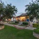 Tasos Koutsoubos * Koróni