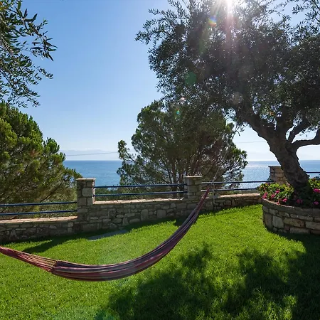 Tasos Koutsoubos Apartmán