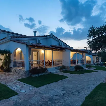 Tasos Koutsoubos Apartament *