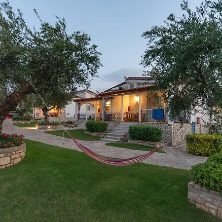 Tasos Koutsoubos * Koróni