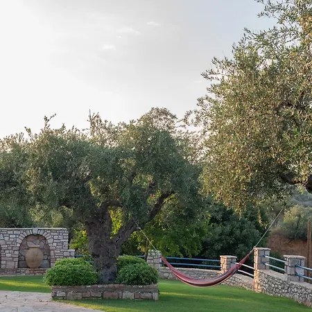 Apartament Tasos Koutsoubos *