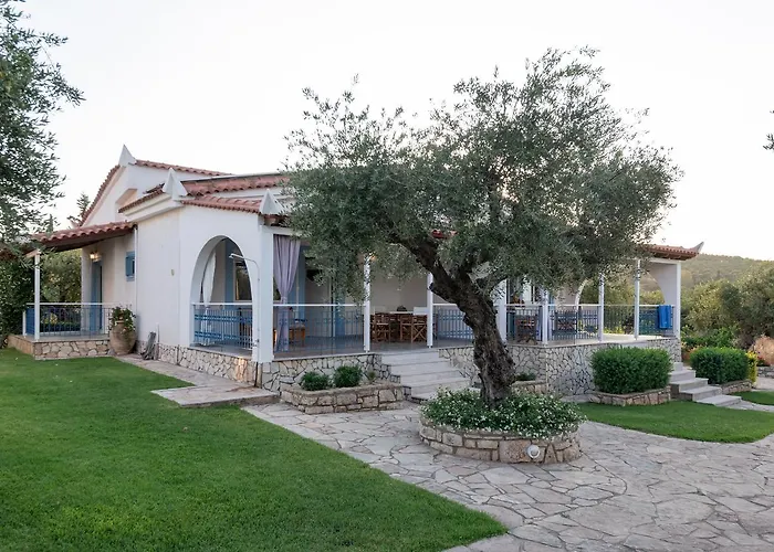 Tasos Koutsoubos Apartamento *