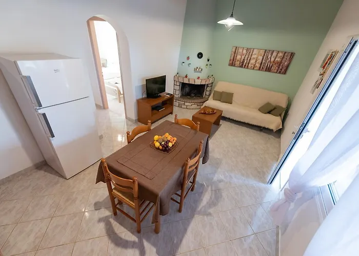 Tasos Koutsoubos Apartamento *