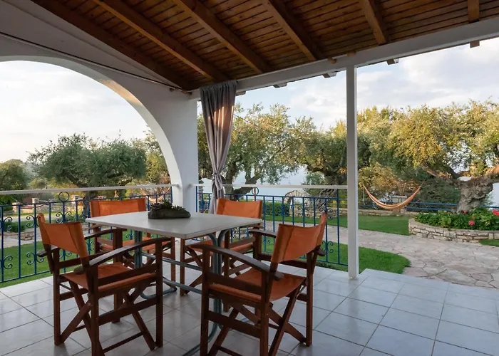 Tasos Koutsoubos Apartamento *