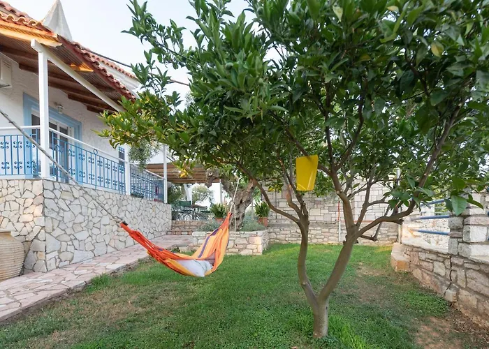 Tasos Koutsoubos Apartamento *